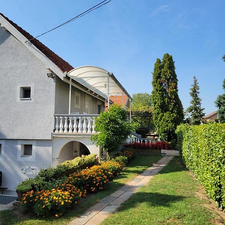 Green Garden Apartments Surčin Exterior foto