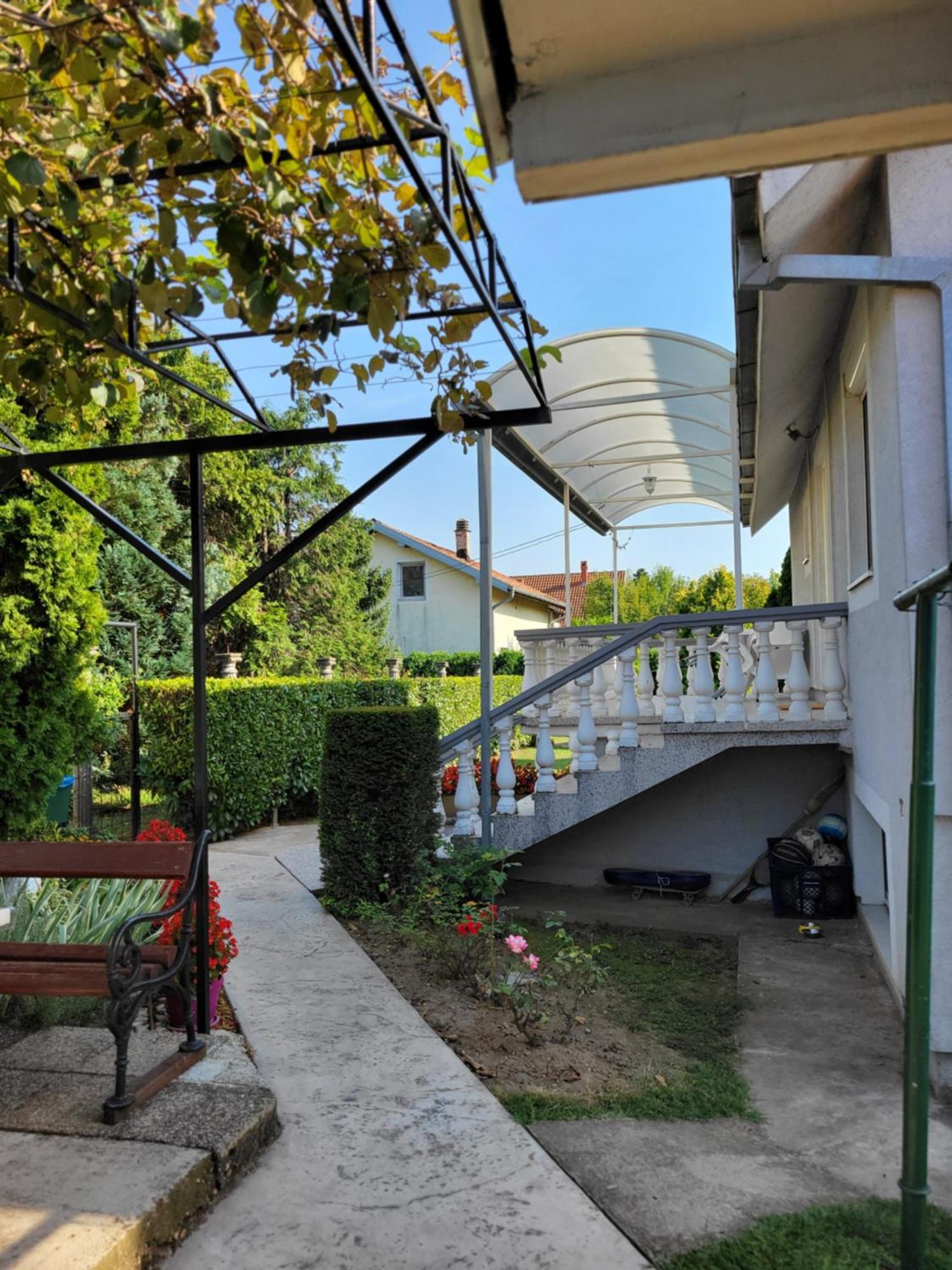 Green Garden Apartments Surčin Exterior foto